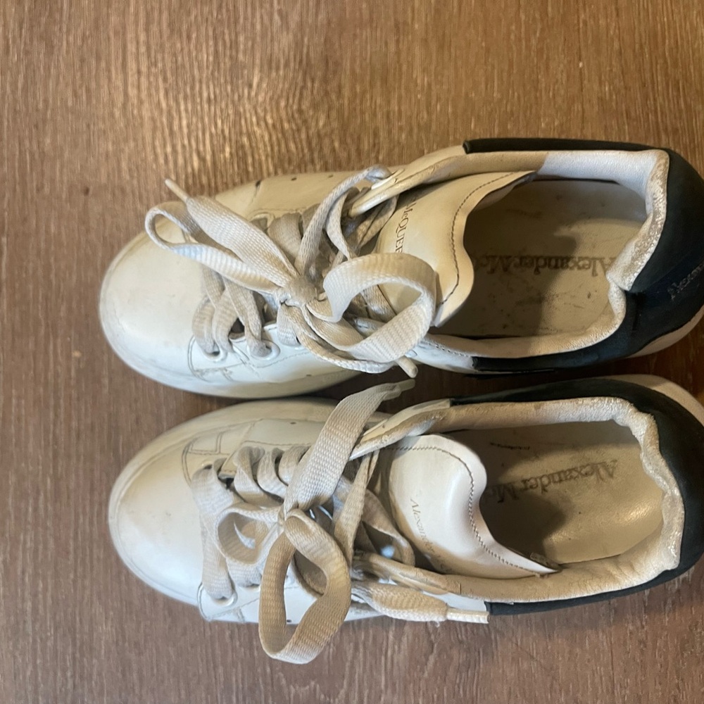 Alexander McQueen White and Black Low-Top Sneakers